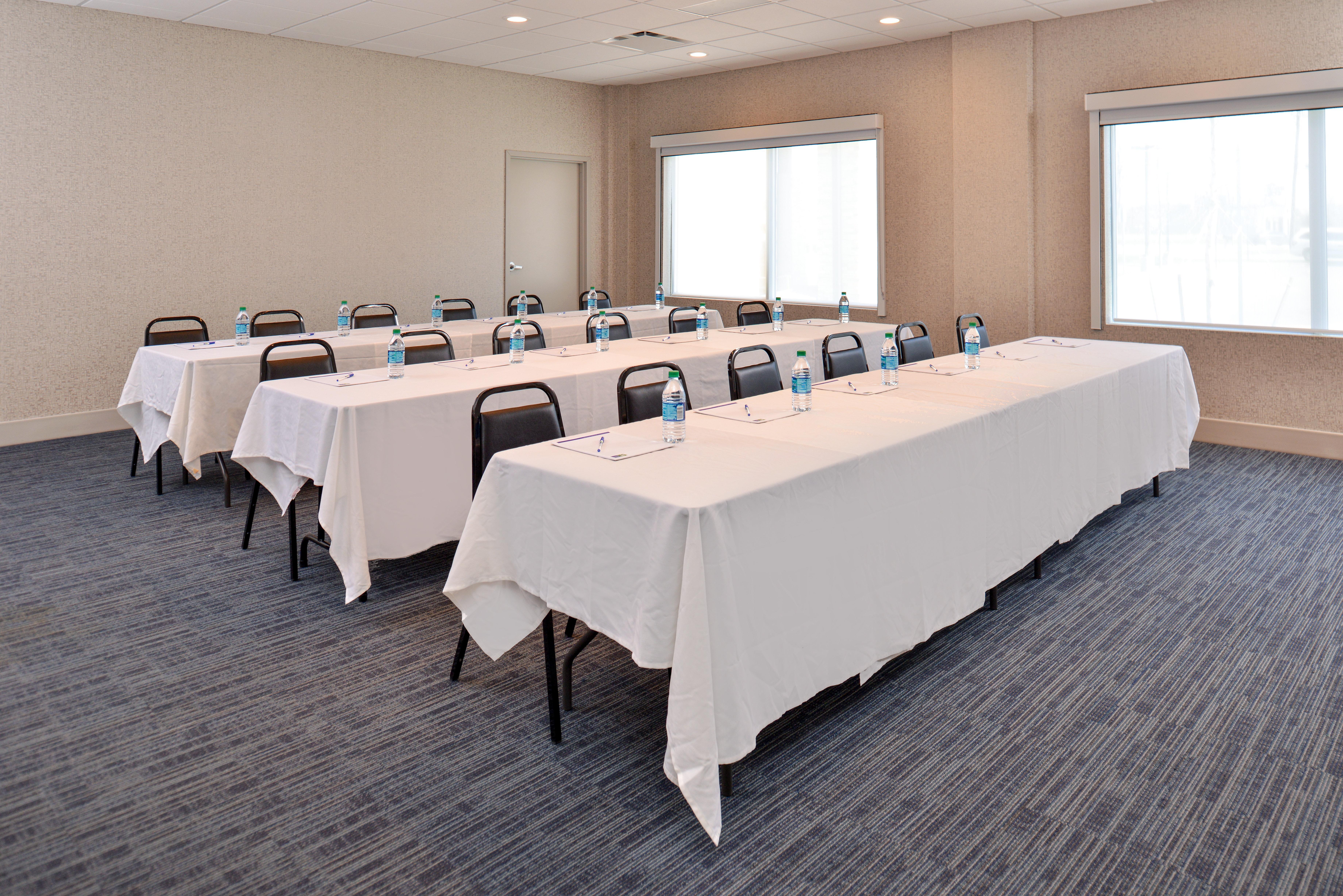Holiday Inn Express & Suites Farmington Hills - Detroit By Ihg Exterior foto